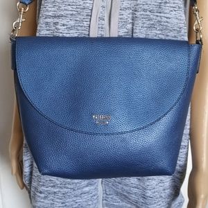 Guess Crossbody metallic blue .